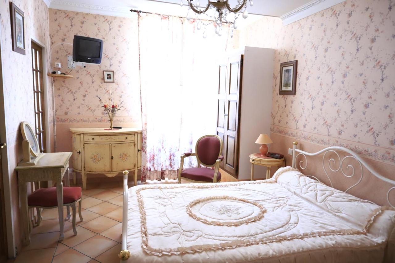 Le Baldaquin Bed and Breakfast Moustiers-Sainte-Marie Esterno foto